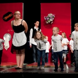 Groepsoptreden (45) - Toneelvereniging Plankenkoorts 